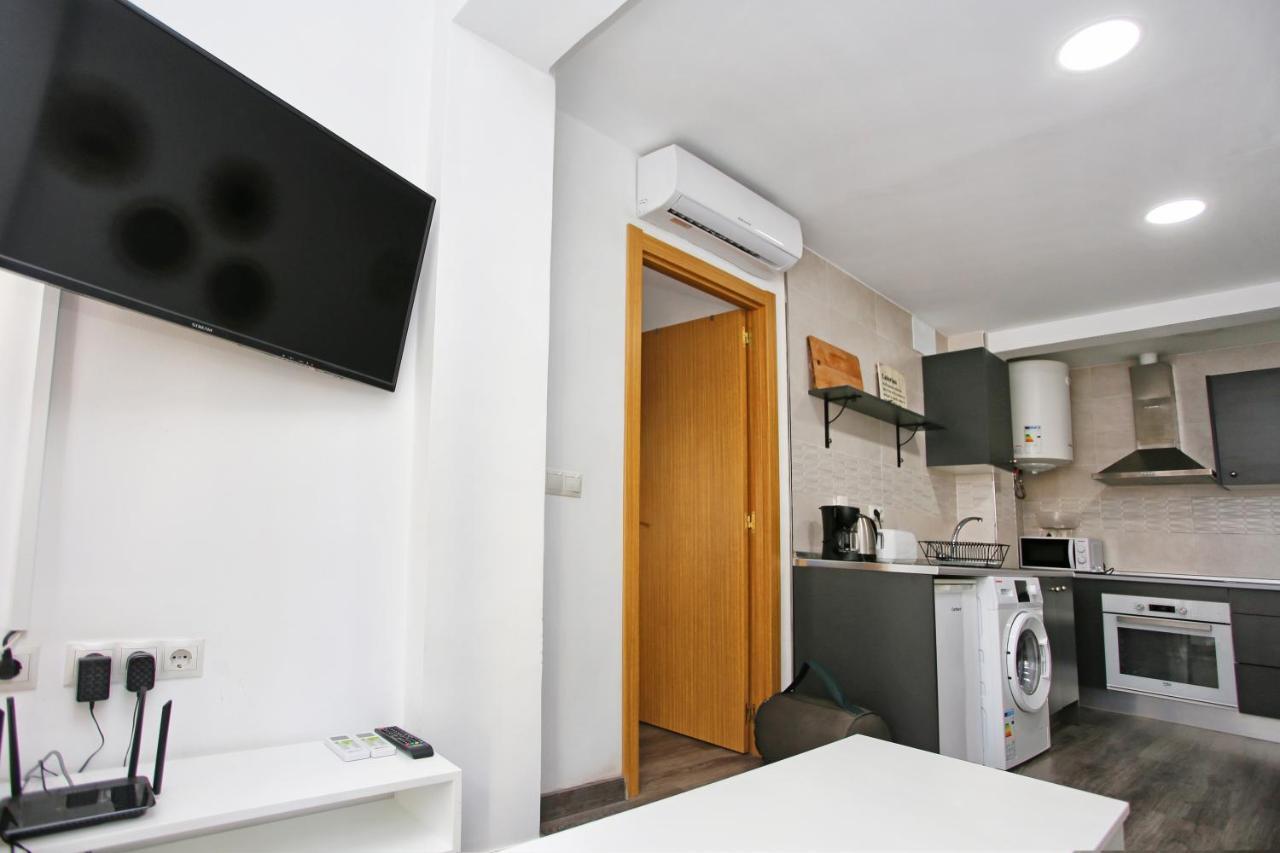 Apartamento en calle Mendoza - Zona Huelin&300 mts de la playa Apartamento Málaga Exterior foto