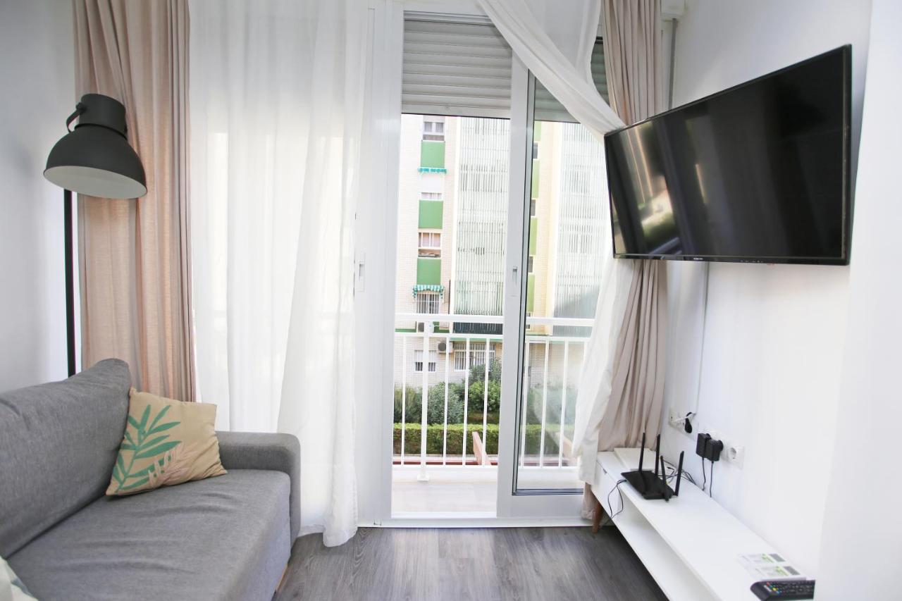 Apartamento en calle Mendoza - Zona Huelin&300 mts de la playa Apartamento Málaga Exterior foto