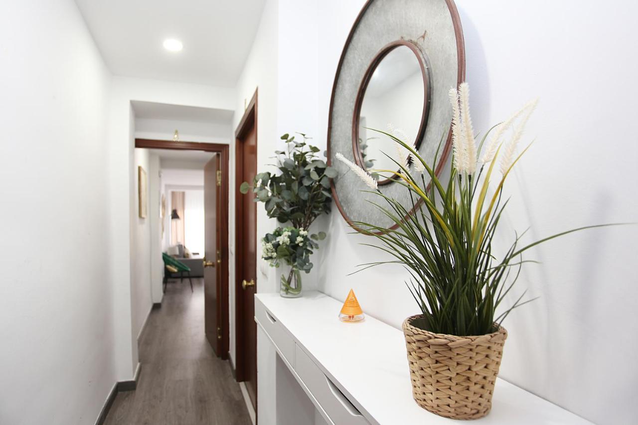 Apartamento en calle Mendoza - Zona Huelin&300 mts de la playa Apartamento Málaga Exterior foto