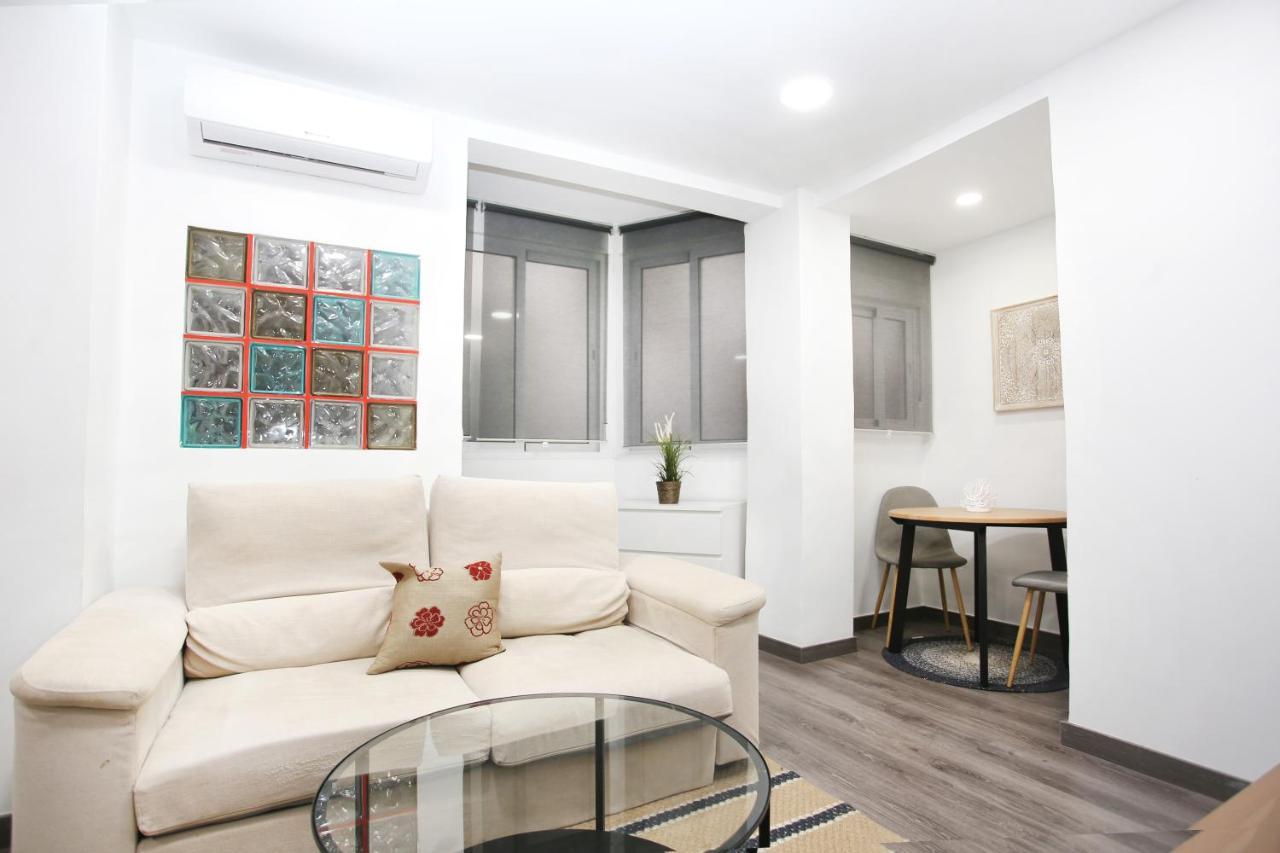 Apartamento en calle Mendoza - Zona Huelin&300 mts de la playa Apartamento Málaga Exterior foto