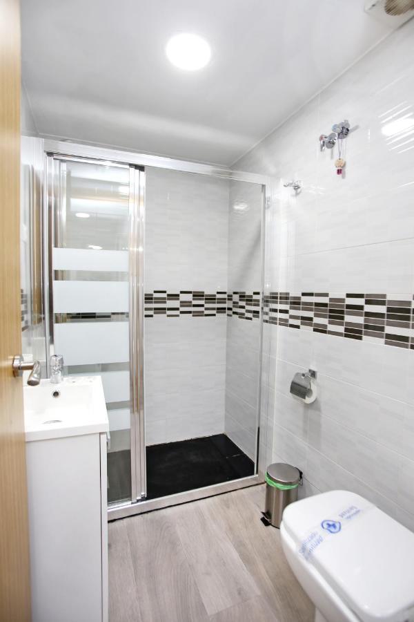 Apartamento en calle Mendoza - Zona Huelin&300 mts de la playa Apartamento Málaga Exterior foto