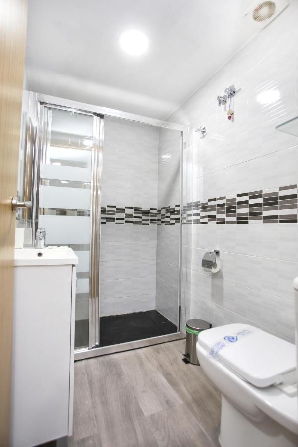 Apartamento en calle Mendoza - Zona Huelin&300 mts de la playa Apartamento Málaga Exterior foto
