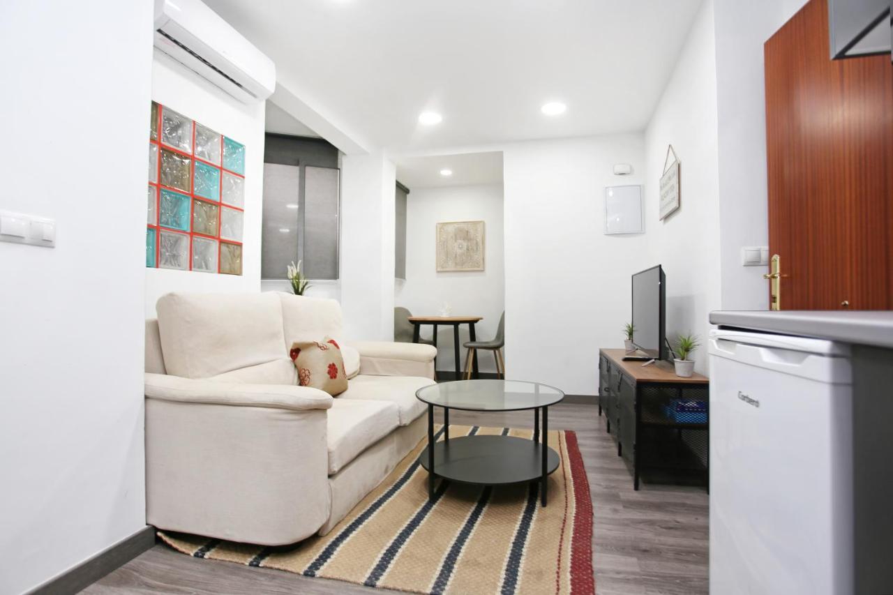 Apartamento en calle Mendoza - Zona Huelin&300 mts de la playa Apartamento Málaga Exterior foto
